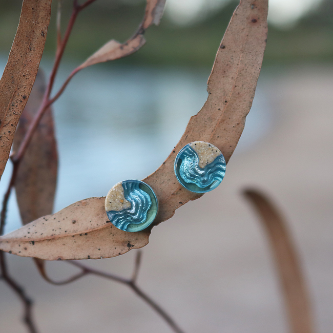 Shoal ear studs on leaf