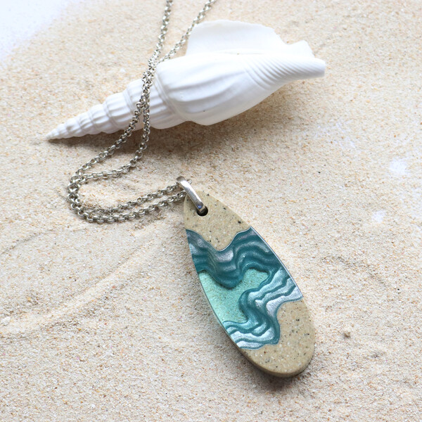 Light blue pendant necklace with shell